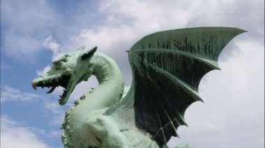 Ejderha heykeli dragon Köprüsü'nde Ljubljana, Slovenya