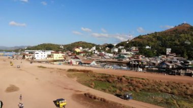 Gemilerle Philipinnes Plajı'nın gündüz görüntüleri