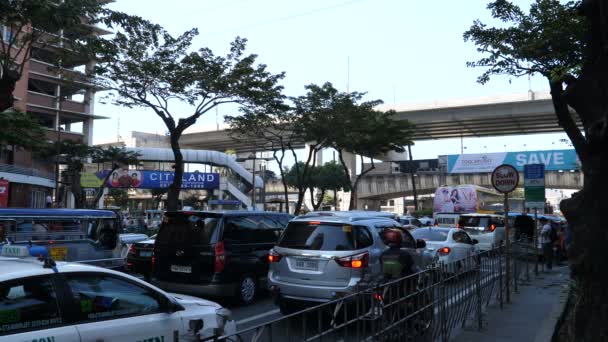 菲律宾马尼拉街道上的交通堵塞 — 图库视频影像