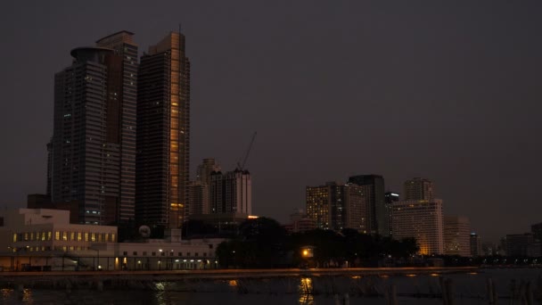 Edificios Ciudad Por Noche — Vídeos de Stock