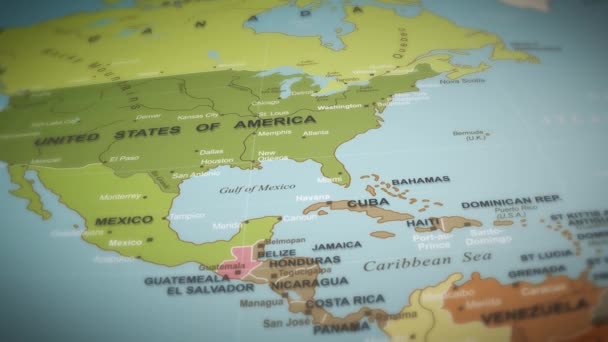 世界地图的背景 4K动画五颜六色世界地图的旅行背景飞行与海洋 国家和城市的名称 — 图库视频影像
