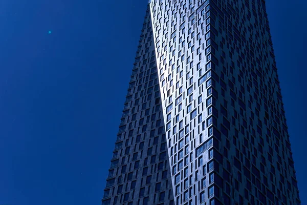 Yüksek katlı modern binalar. Bina dış yapı, inşa, gıda, ofis binası dış, gökdelen sırlı