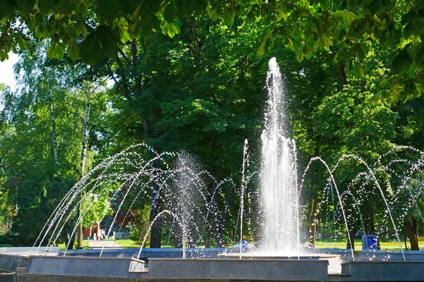 Fontaine Dans Parc Public Ville — Photo