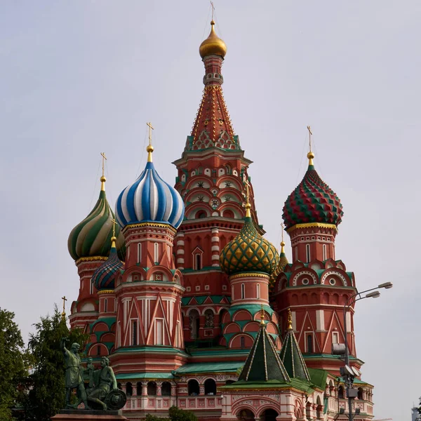 Domes Van Basilius Kathedraal Tegen Lucht Architectuur Van Moskou — Stockfoto