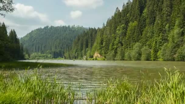 Timelapse en las montañas del Lago Rojo — Vídeo de stock