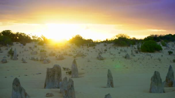 Έρημος Pinnacles Sunrise στο Περθ της Αυστραλίας — Αρχείο Βίντεο