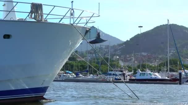 Rio De Janeiro Sugarloaf Mountain és az utca-és városrészlet — Stock videók