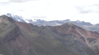 Gökkuşağı dağ dağlarda