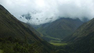 Dağlarda Trekking Salkantay