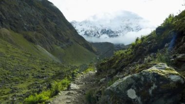 Dağlarda Trekking Salkantay