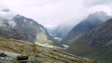 Santa Cruz Trekking Huaraz Dağları