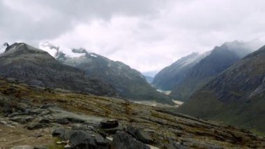 Santa Cruz Trekking Huaraz Dağları