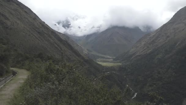 Dağlarda Trekking Salkantay — Stok video