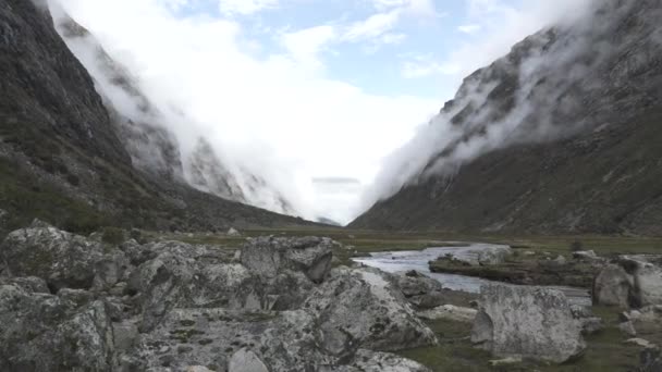 Santa Cruz Trekking Montañas Huaraz — Vídeo de stock