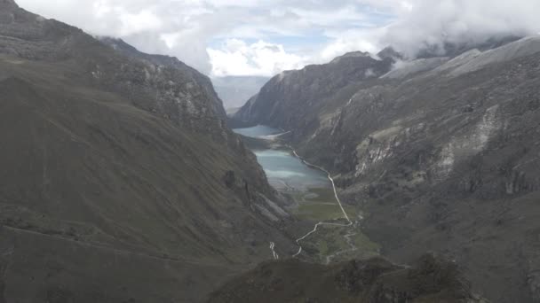 圣克鲁斯徒步瓦拉斯山秘鲁与惊险的看法 — 图库视频影像