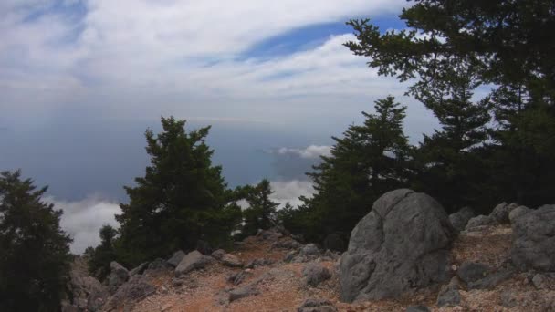 Mount Ainos Timelapse van bovenaf met zeezicht — Stockvideo