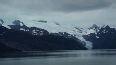 Şili Cruise Ship ile geçen fiyortları