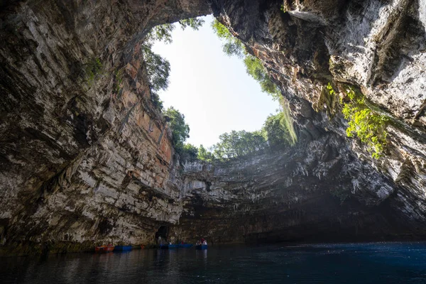 Cavernas de Melissani em Ilha de Kefalonia Grécia — Fotografia de Stock