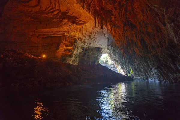 Cuevas de Melissani en la isla de Cefalonia Grecia —  Fotos de Stock
