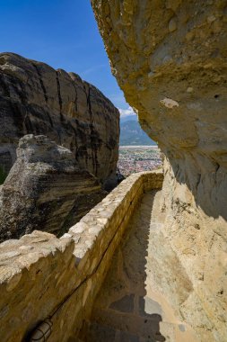 Meteora güzel Stone şekillere ve onlara Manastırı ile Dağları