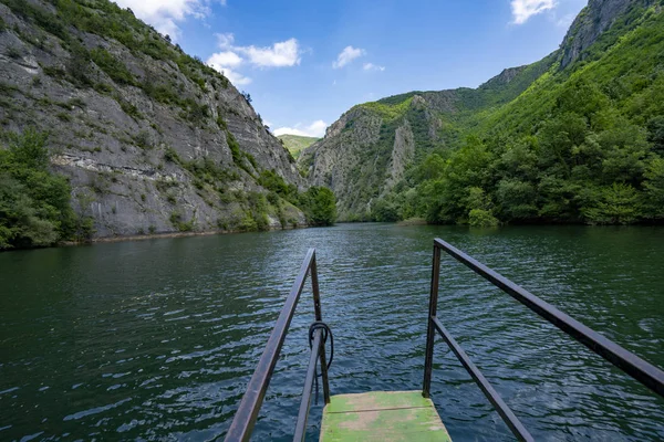 Македонія Каньйон Matka їздити на човні в долині — стокове фото