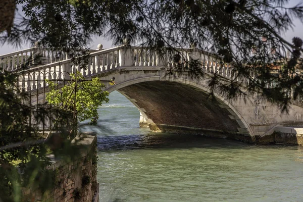 Ponte a Riva San Biasio a Venezia vicino all'Arsenale Veneziano — Foto Stock