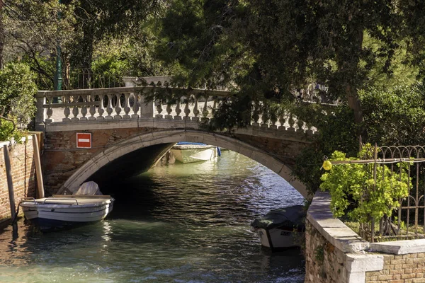 Pont à Riva San Biasio à Venise près de l'Arsenal vénitien — Photo