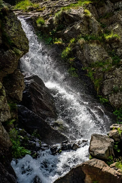 Wasserfall Lago della Rovina - See in den italienischen Alpen Entracque — Stockfoto