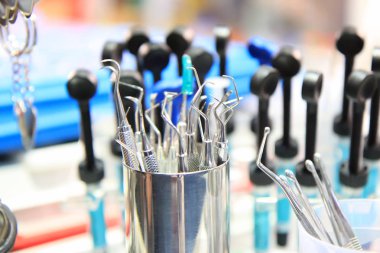 Diş hekimleri araçları. Diş araçları. Paslanmaz çelik diş hekimi araçları. Cerrahi çelik araçları.