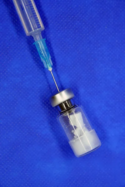 Tıbbi Şırınga Ampul Enjeksiyonda Kür — Stok fotoğraf