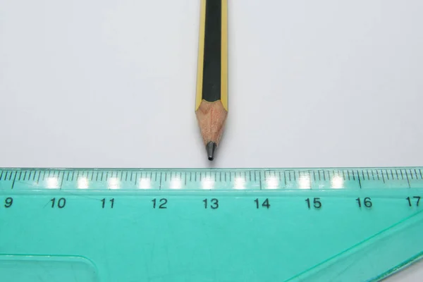 Régi Használt Háromszög Uralkodó Egy Ceruza Vonalzó Ceruza — Stock Fotó