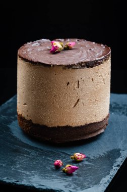 Klasik Tarifi Pişirmeden Üçlü Çikolatalı Cheesecake