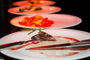 Restoranda yemek çok lezzetliydi.