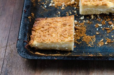 süzme peynirli kek, kurabiye.