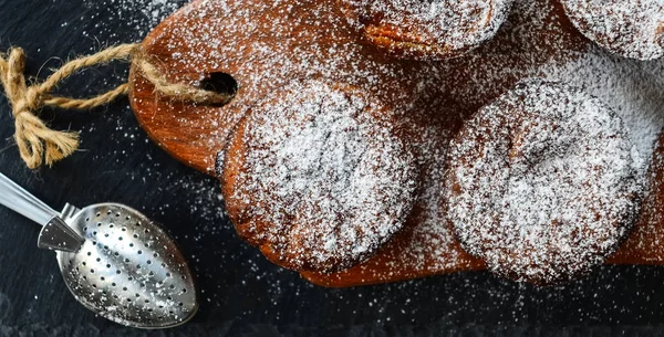 Muffin Cotogne Fresche Fatte Casa Cosparse Zucchero Velo — Foto Stock