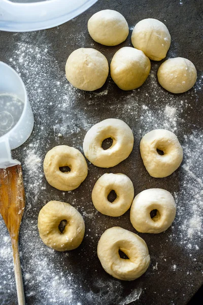 Bagels zum Backen zubereitet — Stockfoto