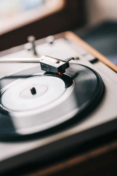 Vinyl and record player — Stock Photo, Image