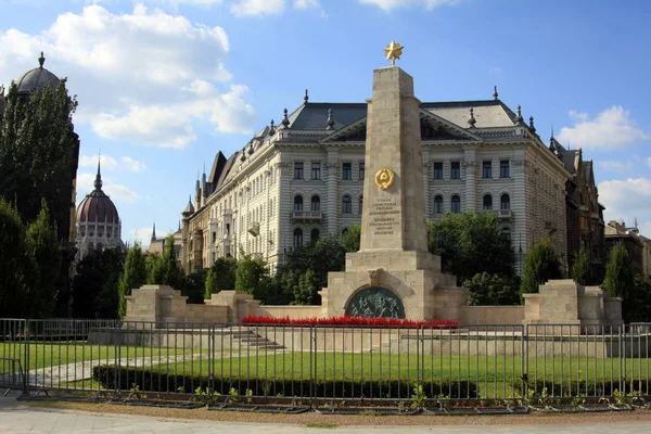 Monument över det ryska monumentet i Budapest — Stockfoto