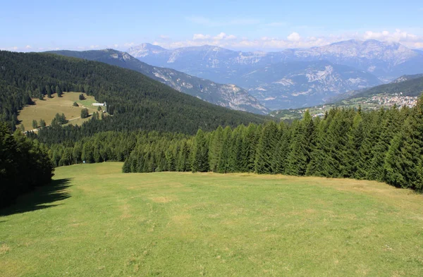 Krásná Přírodní Krajina Pohoří Folgarii Lanovky Trentino Itálie — Stock fotografie