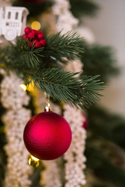 Ağaçta noel balosu