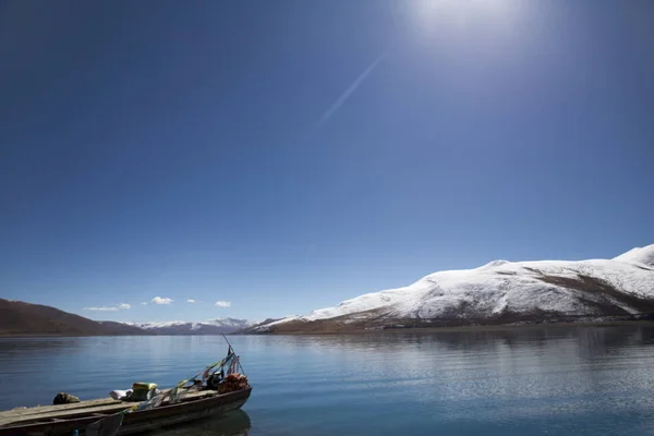Der Yamdrok Tibet'te görün