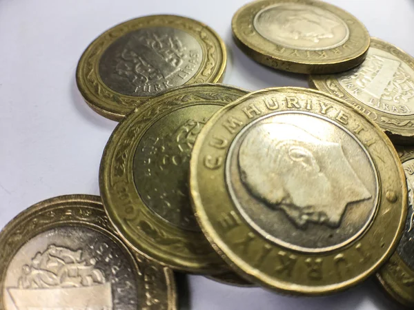 Pièces Monnaie Lire Turque Couché Sur Fond Blanc — Photo