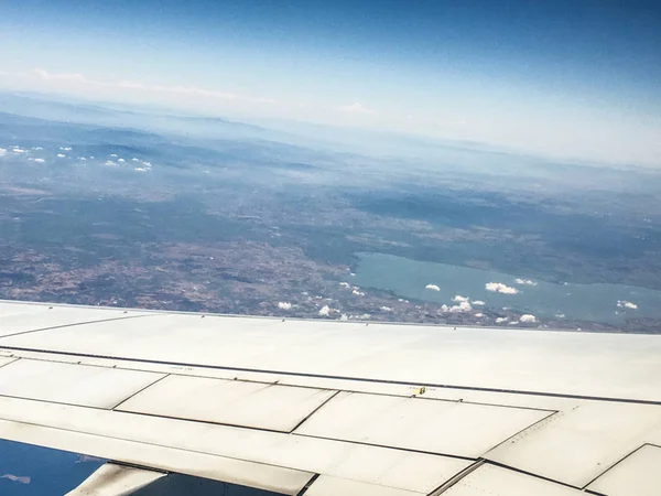 Unidade Fundo Asa Avião Isolado — Fotografia de Stock