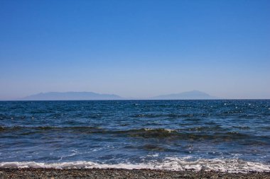 deniz ve kayalar arka plan izole etmek