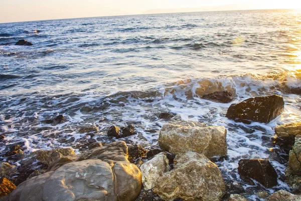 Море Скалы Изолировать Фон — стоковое фото