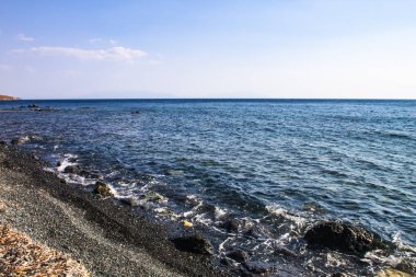 deniz ve kayalar arka plan izole etmek