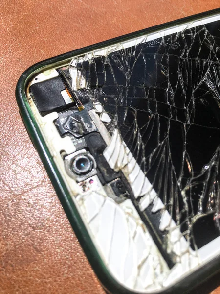 Broken Mobile Phone Isolate Background — Stock Photo, Image