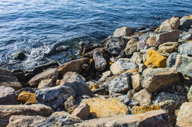 deniz ve kayalar arka plan izole etmek