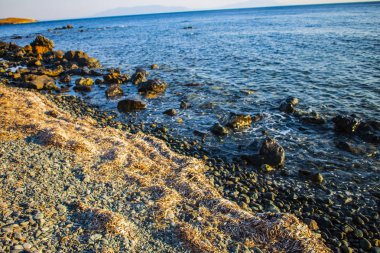 deniz ve kayalar arka plan izole etmek