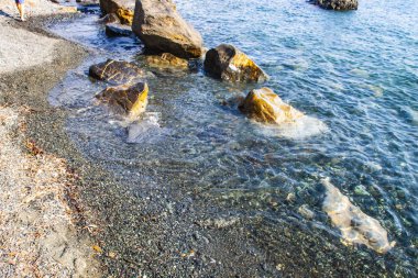 deniz ve kayalar arka plan izole etmek